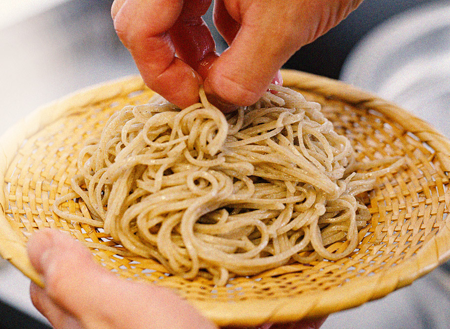蕎麦盛り付け
